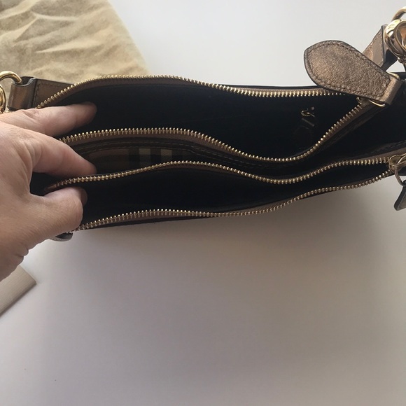 ❗️sale❗️Burberry Authentic handbag - Picture 4 of 9